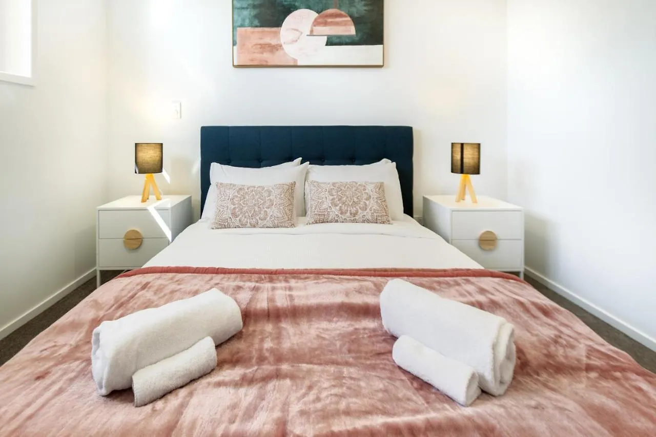 The City'S Best Kept Secret 2 Bed 2 Bath Christchurch Apartment
